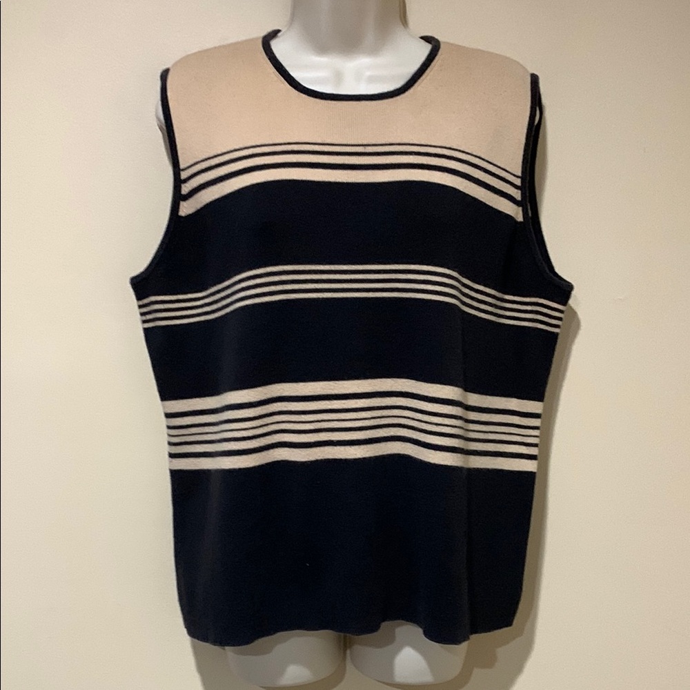 Jillian Jones top